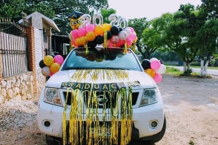 Graduaciones y cumplea os se festejan con caravanas de autos El