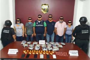 Detiene FGE a seis implicados en delito contra la salud en Tuxtla