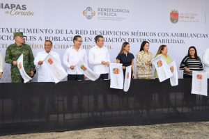 Encabeza Rutilio Escandón entrega de apoyos funcionales y ambulancias a hospitales públicos de Chiapas