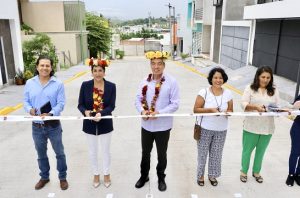 Inaugura Rutilio Escandón pavimentación del circuito vial de la colonia Barranca Verde, de Tuxtla Gutiérrez