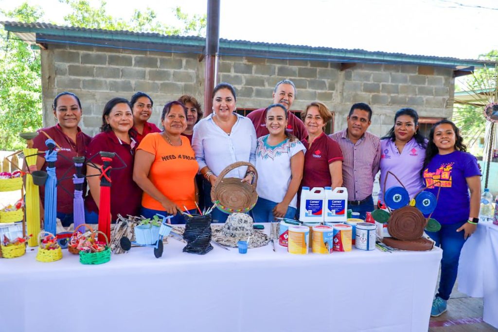 Lleva Ayuntamiento de Tapachula Brigada Mujer Estamos Contigo a Ejido Francisco I. Madero