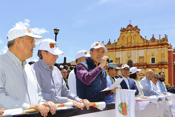 En San Cristóbal, Rutilio Escandón da banderazo de inicio del Operativo Vacacional de Verano 2024